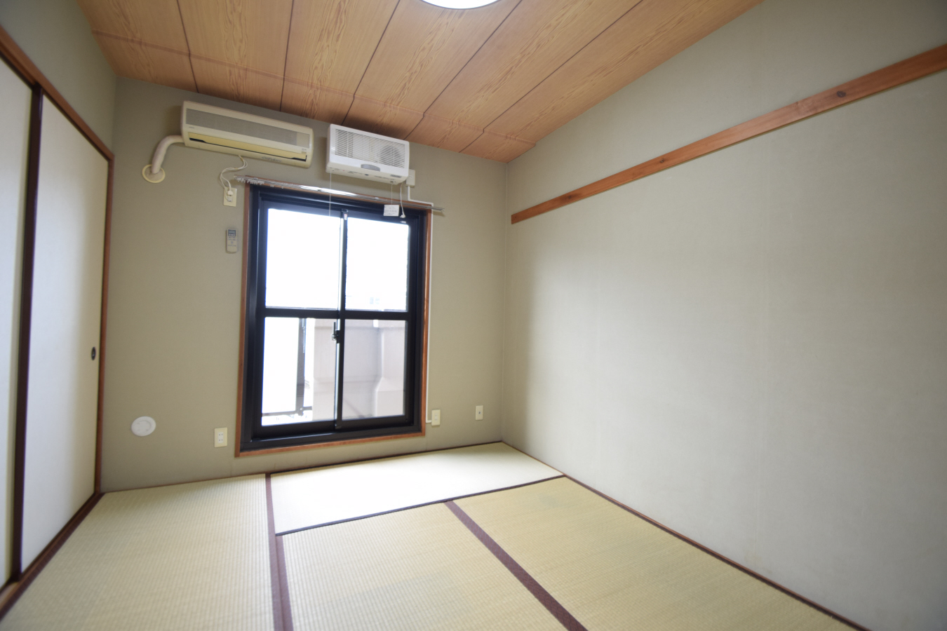 寝室